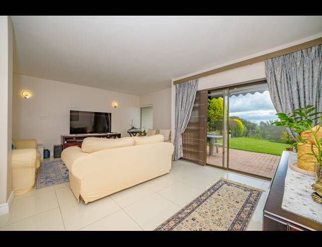 3 BEDROOM TOWNHOUSE FOR SALE IN COWIES HILL